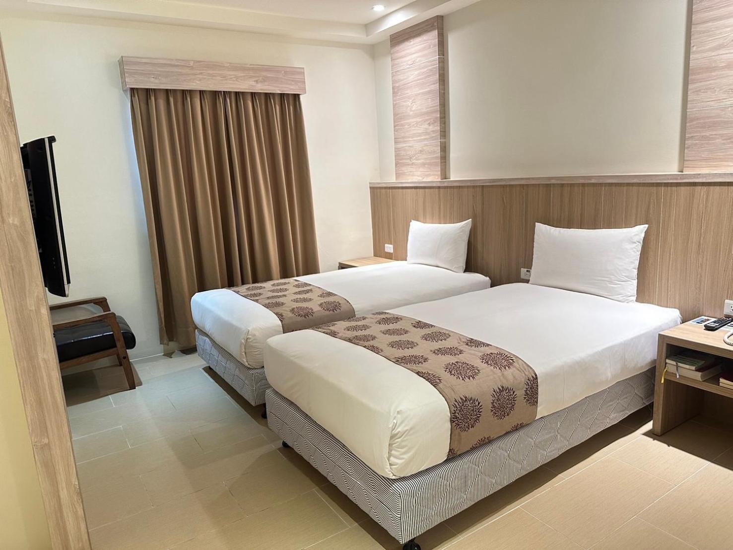 อีสต์ทาวน์26โฮเต็ล Hotel เมืองฮวาเหลียน ภายนอก รูปภาพ