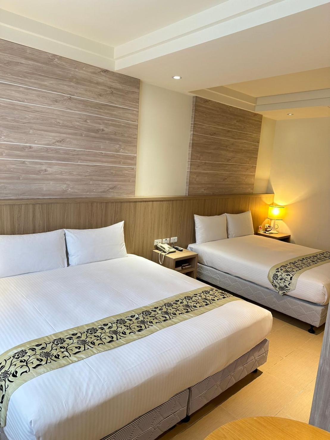 อีสต์ทาวน์26โฮเต็ล Hotel เมืองฮวาเหลียน ภายนอก รูปภาพ