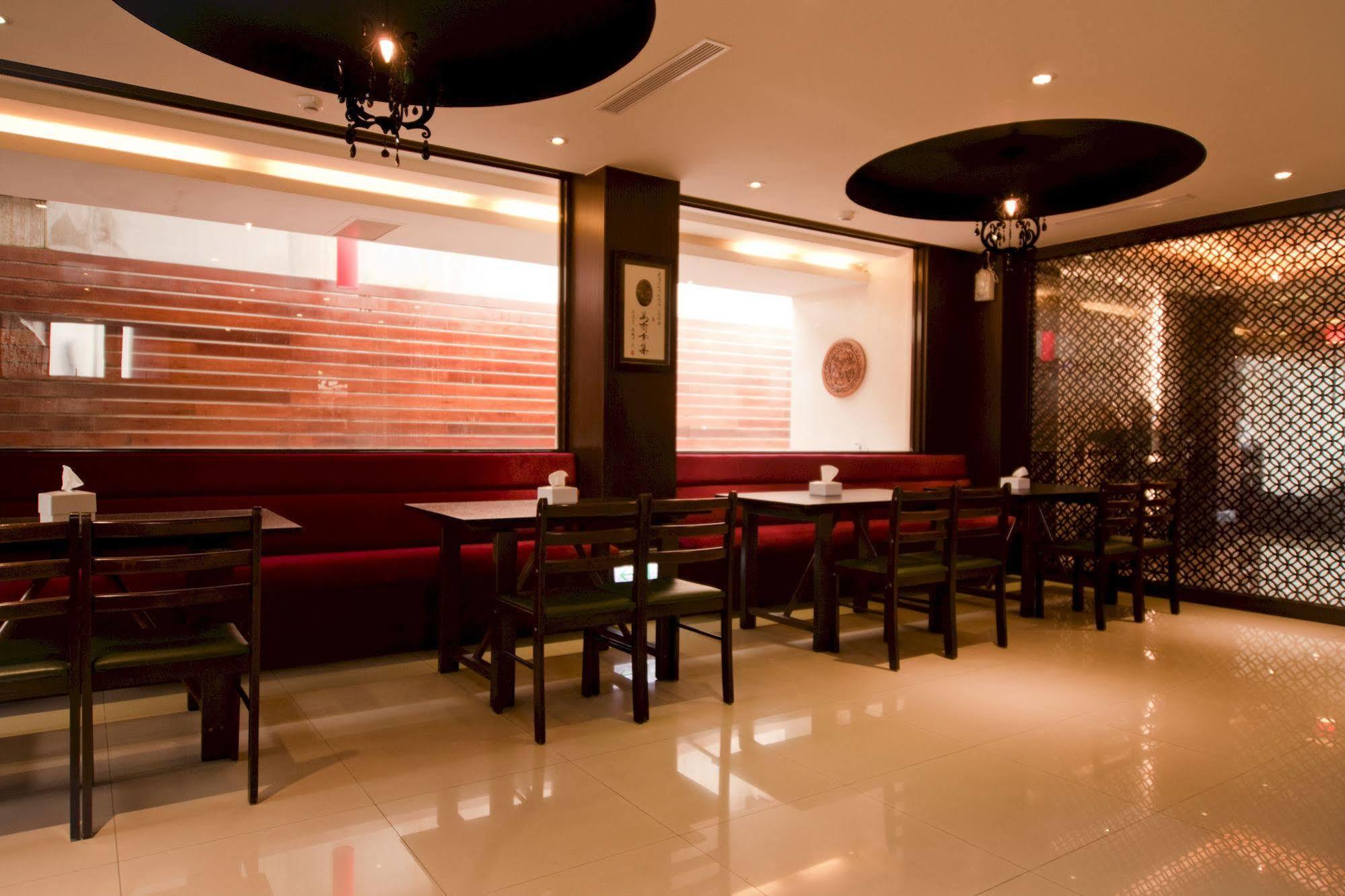 อีสต์ทาวน์26โฮเต็ล Hotel เมืองฮวาเหลียน ภายนอก รูปภาพ