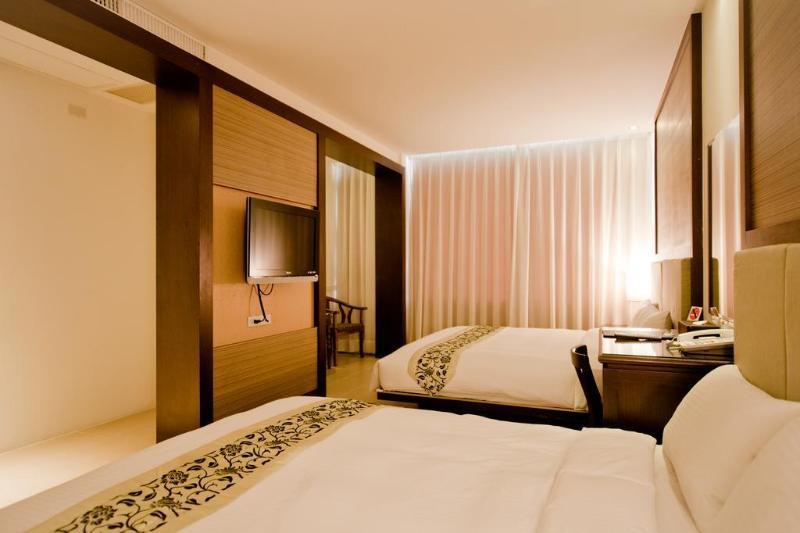 อีสต์ทาวน์26โฮเต็ล Hotel เมืองฮวาเหลียน ภายนอก รูปภาพ